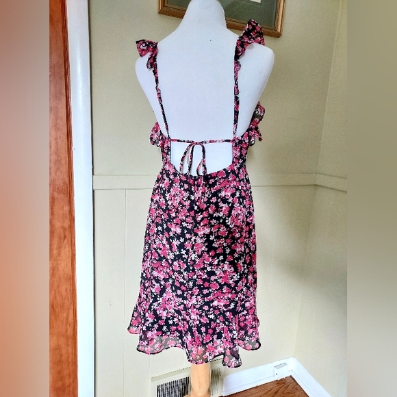 Floral Print Ruffled Openback Summer Mini Dress - Picture 7 of 8
